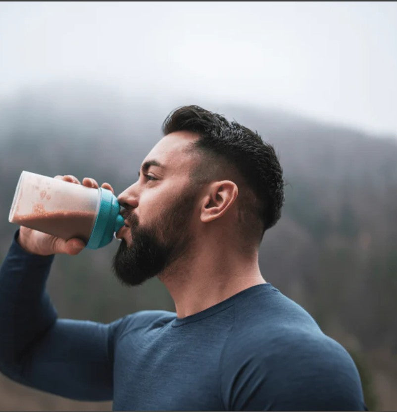 Muskelaufbau ist kein Geheimnis. Es ist Versorgung + Wiederholung.